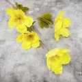 Künstlicher gelber Hibiskus-Mohnzweig mit mehreren Blüten und Naturbüscheln - Gelb