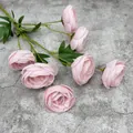 Flores de ranúnculo artificiales rosa claro de siete cabezas para decoración - Rosa
