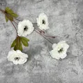 Rama de peonía blanca artificial con cuatro cabezas y follaje verde muy realista - Blanco