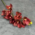Künstliche tief burgunderrote Cymbidium Orchidee mit realistischen Seidenblättern - Rot