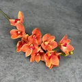 Künstliche Orchidee mit 10 Blütenköpfen in leuchtendem Orangerot und Seidenstruktur - Orangerot