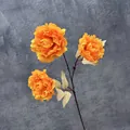 Künstliche 3-köpfige orangefarbene Pfingstrose mit realistischen Textilblättern - Orange
