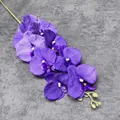Naturgetreue lila künstliche Orchidee mit Seidenblütenblättern und grünen Knospen - Dunkellila