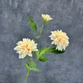 Three-headed artificial dahlia stem in cream yellow with realistic green foliage - Champagne