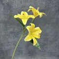 Lis artificiel jaune réaliste à 3 têtes avec des taches de pétales naturelles - Jaune