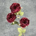 Rose artificielle Austin cappuccino à 3 têtes rouge bordeaux avec tiges et feuilles - Rouge foncé