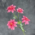 Künstlicher Dahlienzweig mit 4 pinkfarbenen Blütenköpfen und gelben Staubgefäßen - Rosenrot