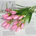 Künstlicher rosa Tulpenstrauß mit geschlossenen Knospen und Blättern für Deko - Rosa