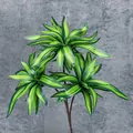 Τεχνητό φυτό Dracaena fragrans με ζωντανά πράσινα και κίτρινα ριγέ φύλλα - Πράσινο Περίγραμμα