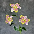 Giglio artificiale a 3 teste con sfumatura giallo e rosa e foglie verdi decorative - Bordo Giallo