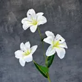 Giglio artificiale a 3 teste con petali bianchi e centro giallo per decoro nozze - Bianco