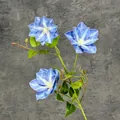 Realistische 3D-gedruckte blau-violette Clematis Kunstblume mit drei Köpfen - Blau