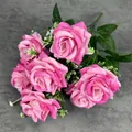 Künstlicher Blumenstrauß mit 7 rosa Samtrosen, Knospen und grünen Blättern für Deko - Rosa