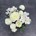 Bouquet di peonie e rose bianche artificiali con foglie verdi per matrimoni - Bianco