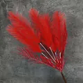Erba di pampa rossa artificiale con piume vibranti e stelo marrone per decorazione - Rosso