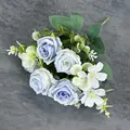 Kunstmatige 6-koppige rozenboeket met lichtblauwe en witte bloemen voor decoratie - Blauw