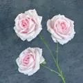 Bouquet de trois roses artificielles en soie rose tendre pour décoration de mariage - Rose