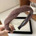 Modisches dunkelbraunes Plüsch-Strickstirnband für Damen mit weicher, flauschiger Textur - Dunkelkaffee