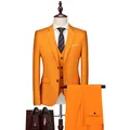 Slim fit fel oranje driedelig herenkostuum inclusief bijpassend gilet en nette broek - Oranje