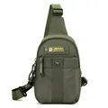 Armeegrüne Brusttasche aus Nylon mit verstellbarem Gurt und Multi-Pocket-Design - Armeegrün