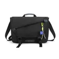 Borsa a tracolla nera impermeabile con fibbie doppie e dettaglio moschettone giallo fluo - Taglie Forti / Nero Puro