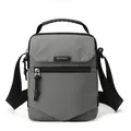 Bolso bandolera gris impermeable para hombre con asa negra superior y correa ajustable - Gris