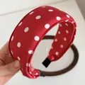 Rotes Haarband im Hepburn-Stil mit weißen Punkten und dicker Schwamm-Polsterung - Burgunderrot