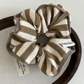 Chouchou en tricot rayé marron et blanc avec étiquette cute baby pour cheveux - Marron
