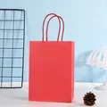 Sac cadeau en papier kraft rouge avec poignées torsadées assorties pour emballage - Rouge Vif ; Format Mini A Vertical - 12 × 6 × 16 Cm De Hauteur