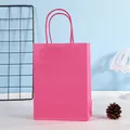 Sac cadeau en papier kraft rose avec poignées torsadées pour shopping de boutique - Rouge Rose ; Format Mini A Vertical - 12 X 6 X 16 Cm De Hauteur