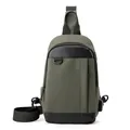 Wasserdichte Herren-Brusttasche in Militärgrün mit USB-Anschluss und Carbon-Applikationen - Armeegrün