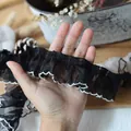 Pizzo plissettato nero da 4 cm con bordi ricamati bianchi smerlati per cucito fai-da-te - Nero Lungo 1 Metro