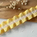Gelbe Karo-Rüschenspitze mit Faltenkanten für DIY-Nähen und Heimdekor-Projekte - Länge 1 Meter / Gelb