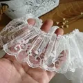 Ribete de encaje bordado blanco con bordes plisados para costura DIY y decoración - Blanco