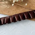 Nastro di raso arricciato marrone caffè e bordo in pizzo per cucito fai-da-te e vestiti - Volant a Strato Singolo Marrone Scuro (Larghezza 2.5cm) N.2 / 5 Metri