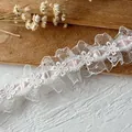 Rosa Band-Spitzenborte mit weißen Stickblumen für DIY Kleider-Accessoires und Deko - Standardstil / Rosa