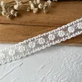 Nastro in pizzo bianco ricamato con motivi floreali 3D per cucito creativo e decori - Stile Piccolo Floreale 3D
