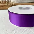 Rouleau de ruban de satin violet foncé pour emballage cadeau et DIY, largeur 2,5 cm - En Rouleau / Violet