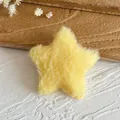Gelbes Plüsch-Stern-Accessoire für DIY-Handwerk und Lolita-Deko auf rustikalem Grund - Gelbes Pentagramm