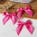Tres lazos de cinta de satén rosa brillante para accesorios de pelo DIY y decoraciones - Lazo Grande (2,5 cm de Ancho) / Rosa Rojo