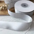Rouleau de ruban satiné gris argenté de 2,5 cm pour bouquets DIY et emballages de cadeaux - En Rouleau / Gris Argent