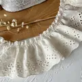 Weiße florale bestickte Spitzenborte für Lolita-Kleider und DIY-Handarbeiten - Kleemuster / Beige