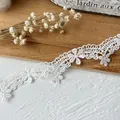 Encaje soluble en agua blanco con bordado floral para ropa y manualidades DIY - Patrón de Flor de Cinco Pétalos