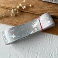 Macro di nastro grigio scuro per Halloween con motivi olografici di croci e ragnatele gotiche - Grigio