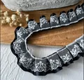 Dentelle plissée bicolore noire et blanche avec motif alvéolé pour couture et DIY créatif - Noir et Blanc
