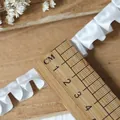 Garniture en dentelle satinée plissée blanche 1,5cm pour couture DIY et décoration - Style Plissé en Satin (Style-01) / Blanc