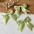 Drei hellgrüne Satin-Schleifen für DIY-Haarschmuck und Kleidungsdekoration - Doppellagige Schleife / 5 Stück/Packung (2.5cm Bandbreite) / Fluoreszierendes Grün