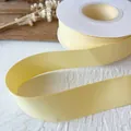 2,5 cm hellgelbes mattes Satinband auf Rolle für DIY-Bastelarbeiten und Geschenke - Hellgelb