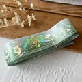Lichtgroene holografische bloemenlintrol voor doe-het-zelf cadeauverpakking - 4,5 Meter / Cyaan Gradiënt (Zilver Mandala Groene Mist)