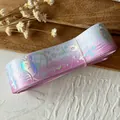 Detailansicht von rosa-violettem Farbverlauf-Band mit Silber-Laser-Bären und Monden - Rosa Weiß Verlauf Holografisch Silber
